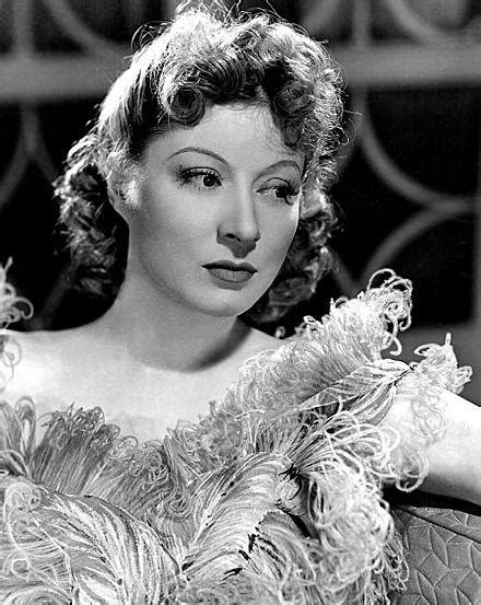 How tall is Greer Garson